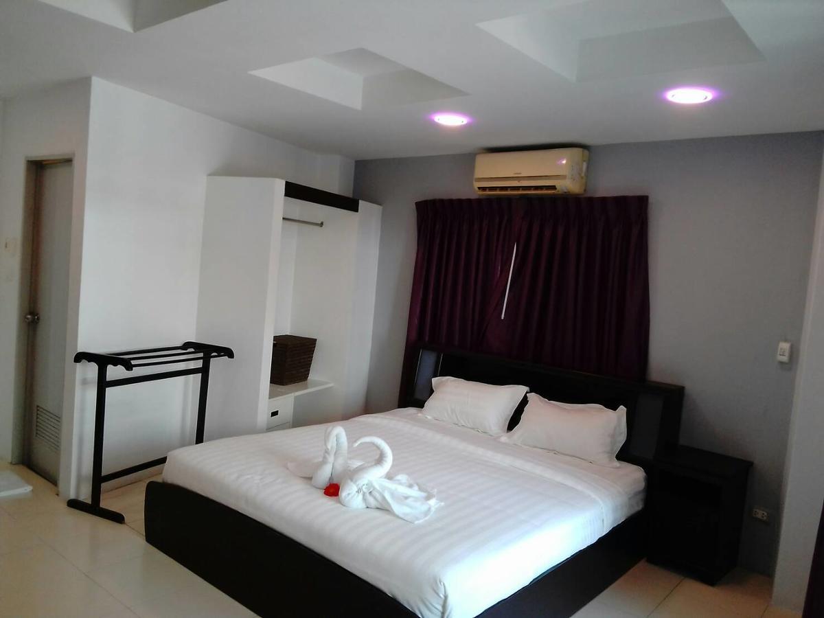 C&C Residence Bistro Restaurant Pattaya Exterior photo